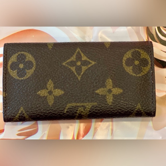 Louis Vuitton Monogram 4 Key Case - Picture 2 of 7